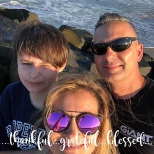 Meet your Posher, Menia